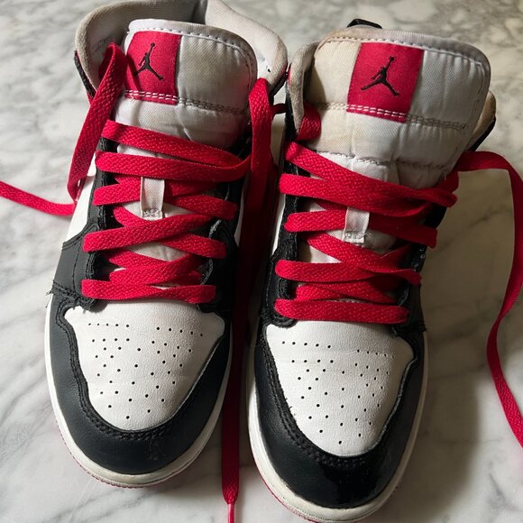 Nike Air Jordan 1 Mid - Sz 2Y Kid - Picture 3 of 3